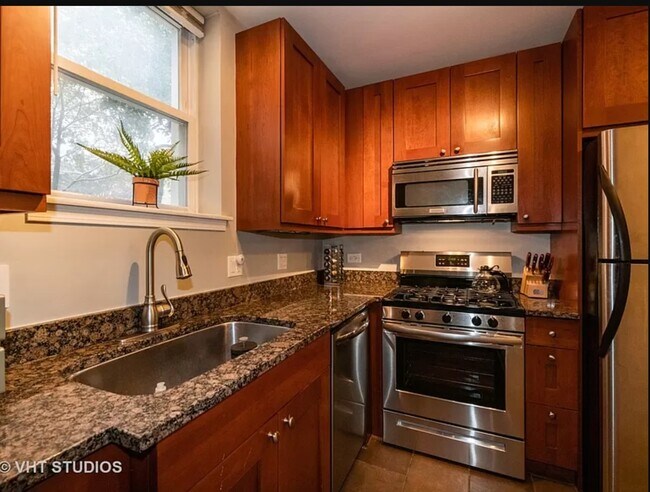 Foto del edificio - 7401 N Hoyne Ave