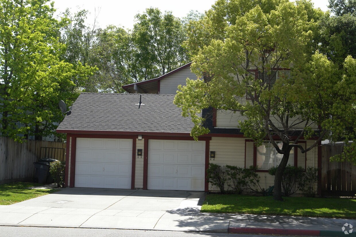 Building Photo - 2375 2nd St