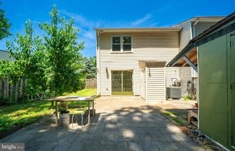 Building Photo - 9572 Inverary Ct