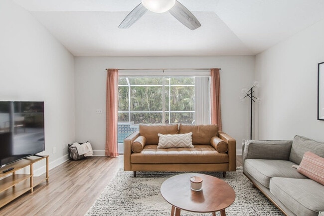 Building Photo - 3285 3rd Pl