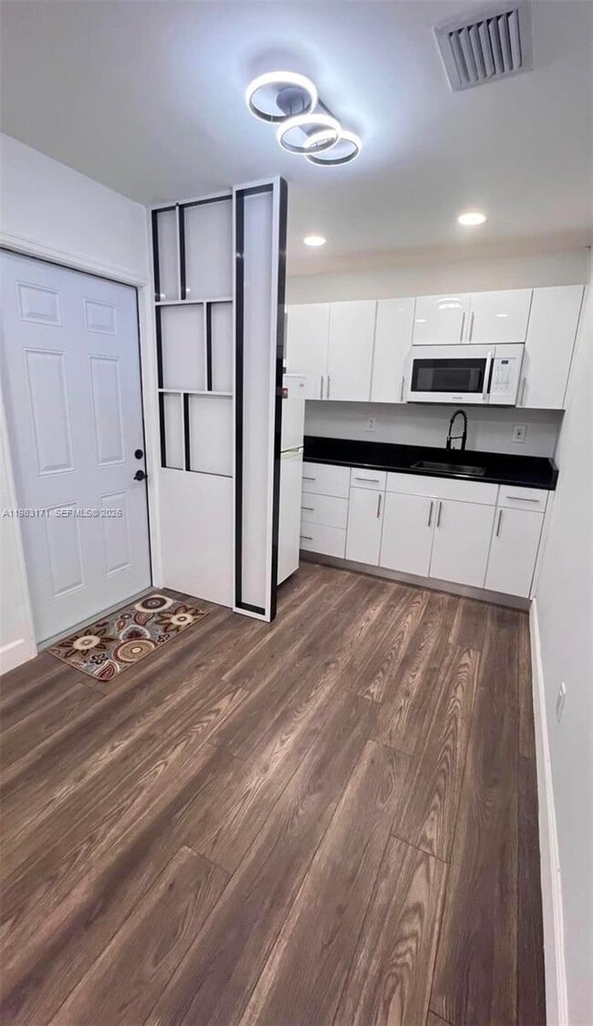 Foto del edificio - 13030 SW 84 St