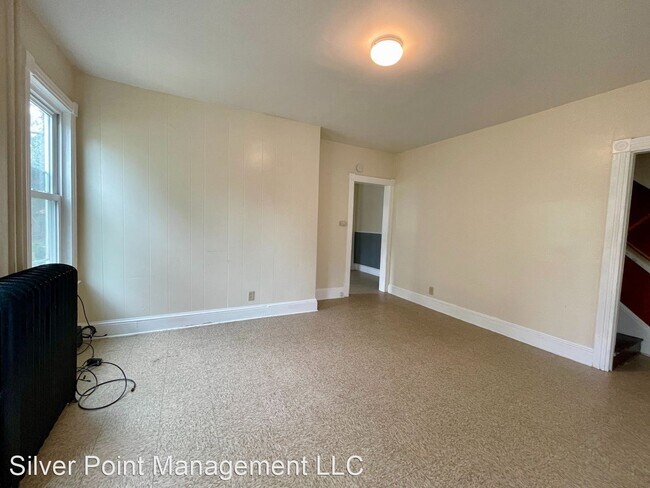 Building Photo - 3 br, 1.5 bath House - 31 Columbus Ave