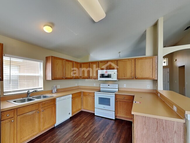 Foto del edificio - 145 Rose Hill Trail