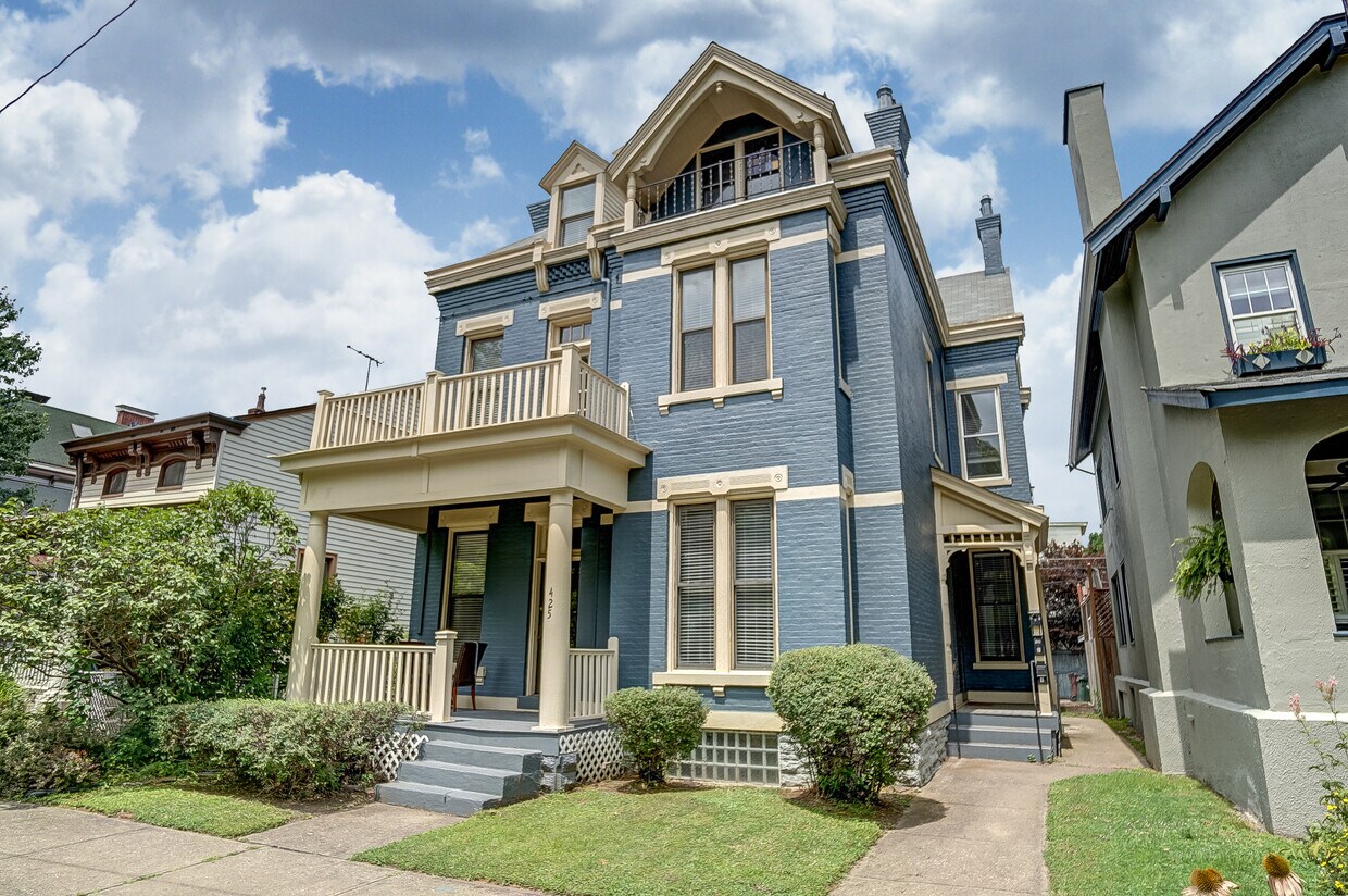 Foto principal - 425 E 5th St