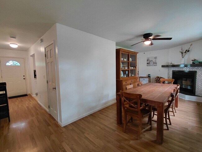 Building Photo - Beautiful Home Located Near Fort Leonard Wood