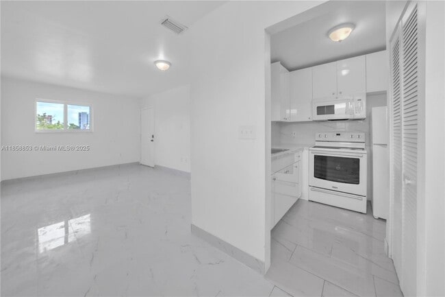 Building Photo - 1371 NW 3rd St