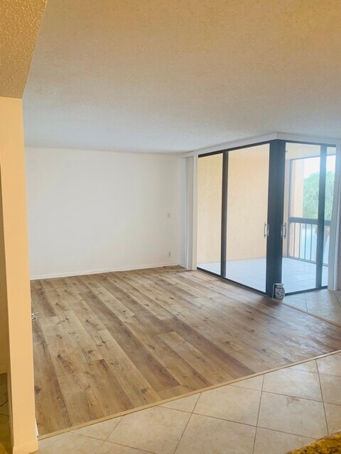 Foto del edificio - 950 Egret Cir