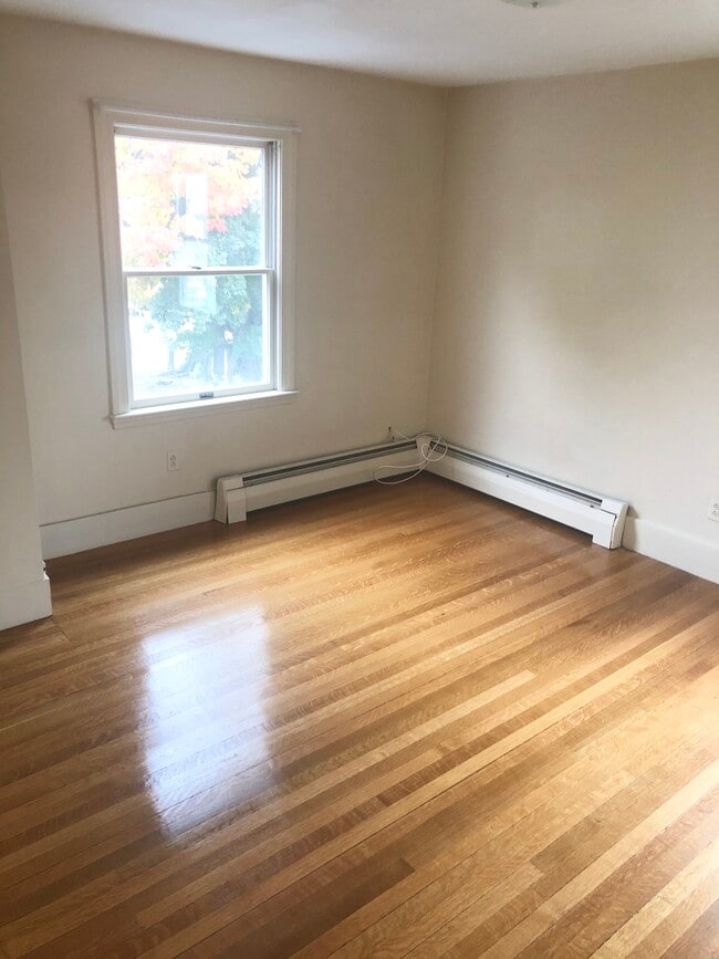 Second room, could be used as a second bedroom or office - 38 Warren Ave