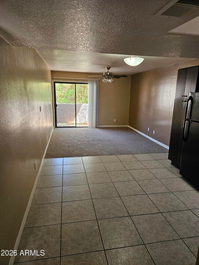 Foto del edificio - 835 N Granite Reef Rd