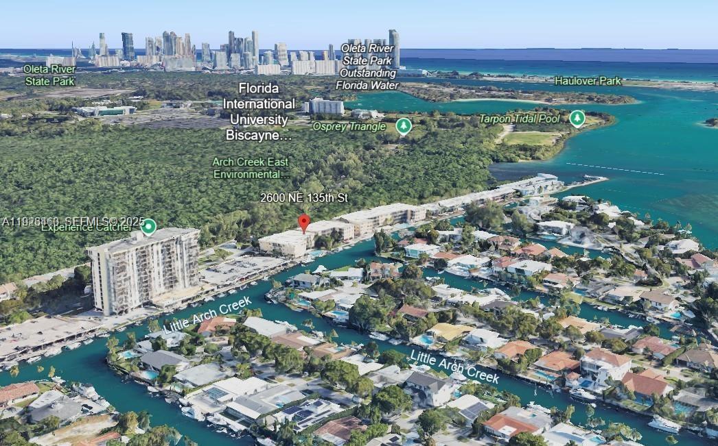 Primary Photo - 2600 NE 135th St