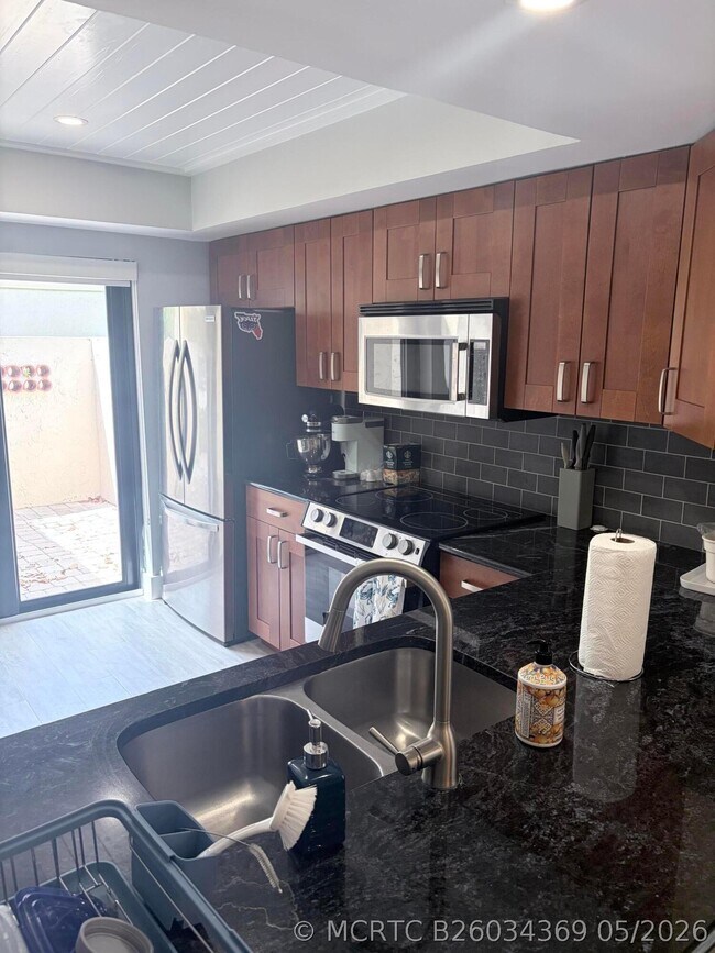 Building Photo - 3072 Inglewood Terrace