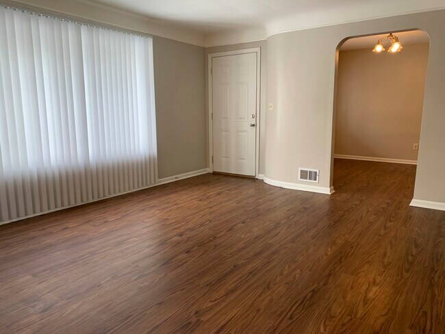 Foto del edificio - 953 Covedale Ave