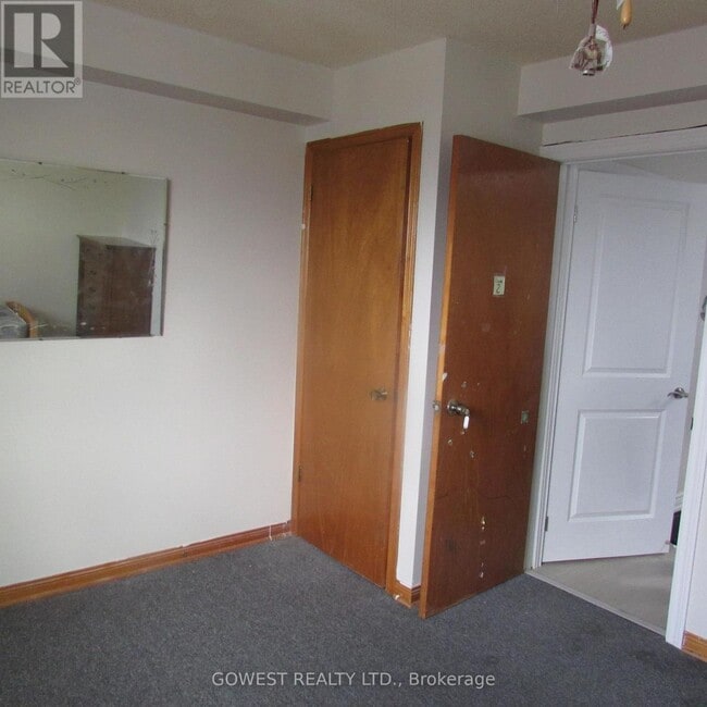 Photo du bâtiment - 24 A Roncesvalles Ave