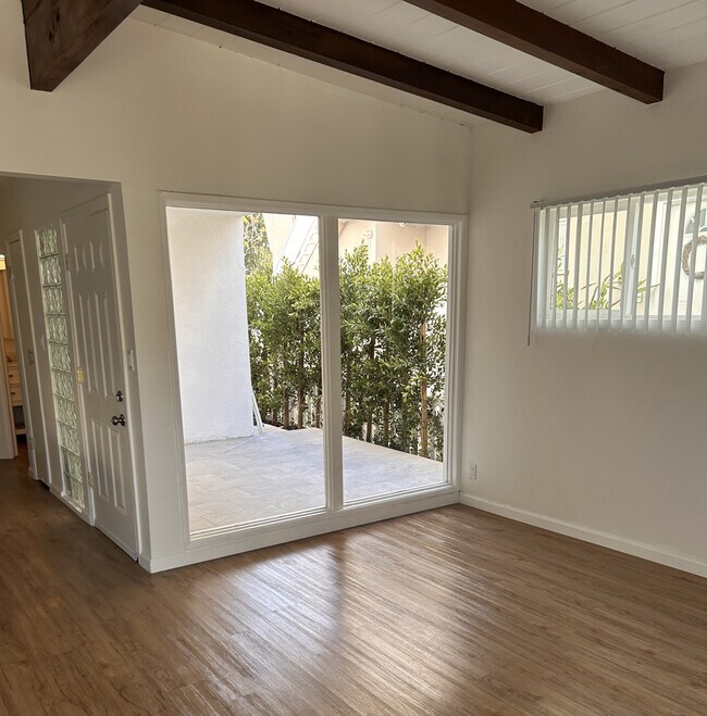 Photo - 1133 20th St Apartments