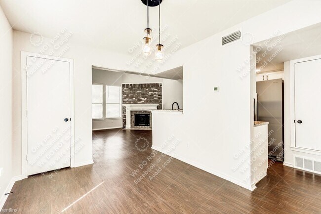 Building Photo - 2 br, 1.5 bath Duplex - 2744 Countryside Ln