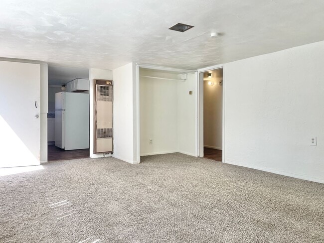 Building Photo - 100 N 100 W