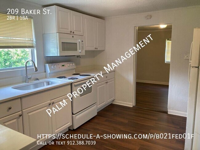 Building Photo - 2 Bedroom, 1 Bathroom Single Family Home w...