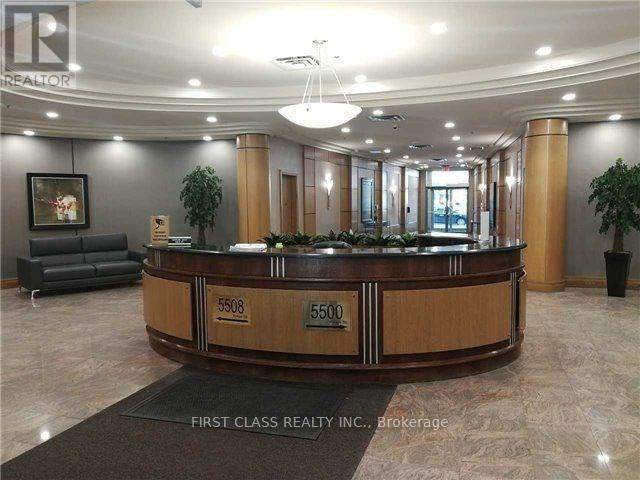 Building Photo - 5500-5500 Yonge St