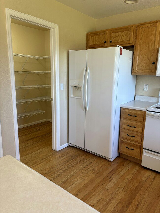 Building Photo - 4338 E Brookwood Dr