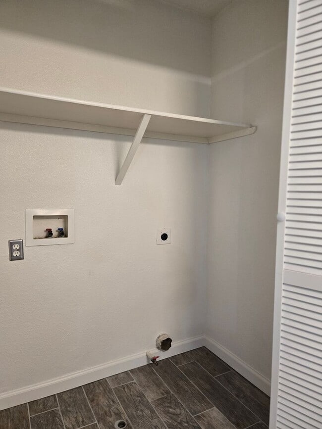Foto del edificio - 664 W Cinnamon Ave