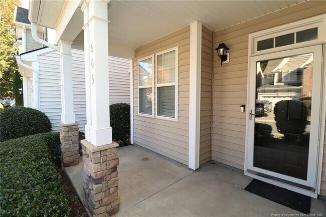 Foto del edificio - 605 Courthouse Dr