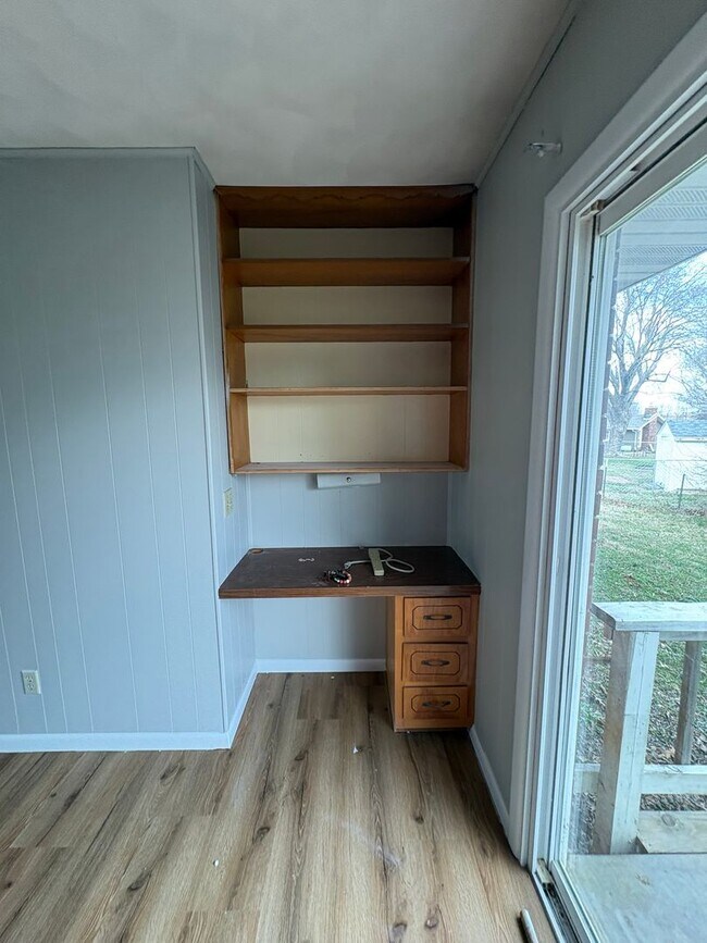 Foto del edificio - 1303 E Division St