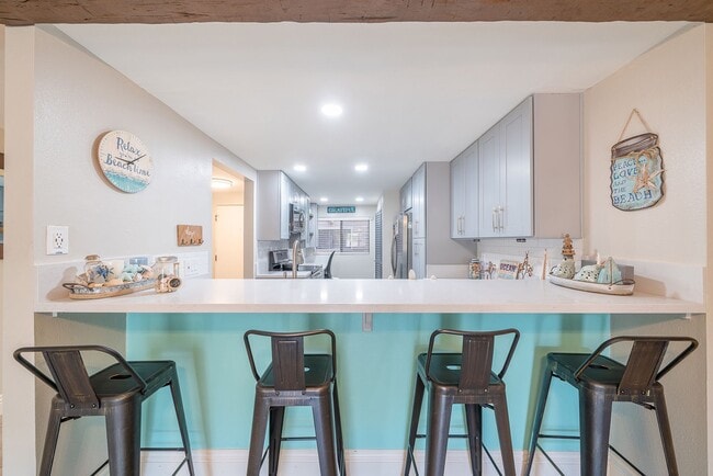 Building Photo - 700 Esplanade