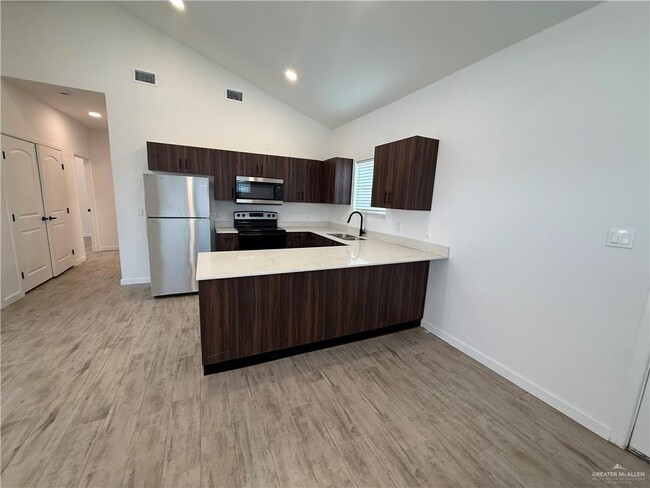 Building Photo - 2701 Brownjay Rd
