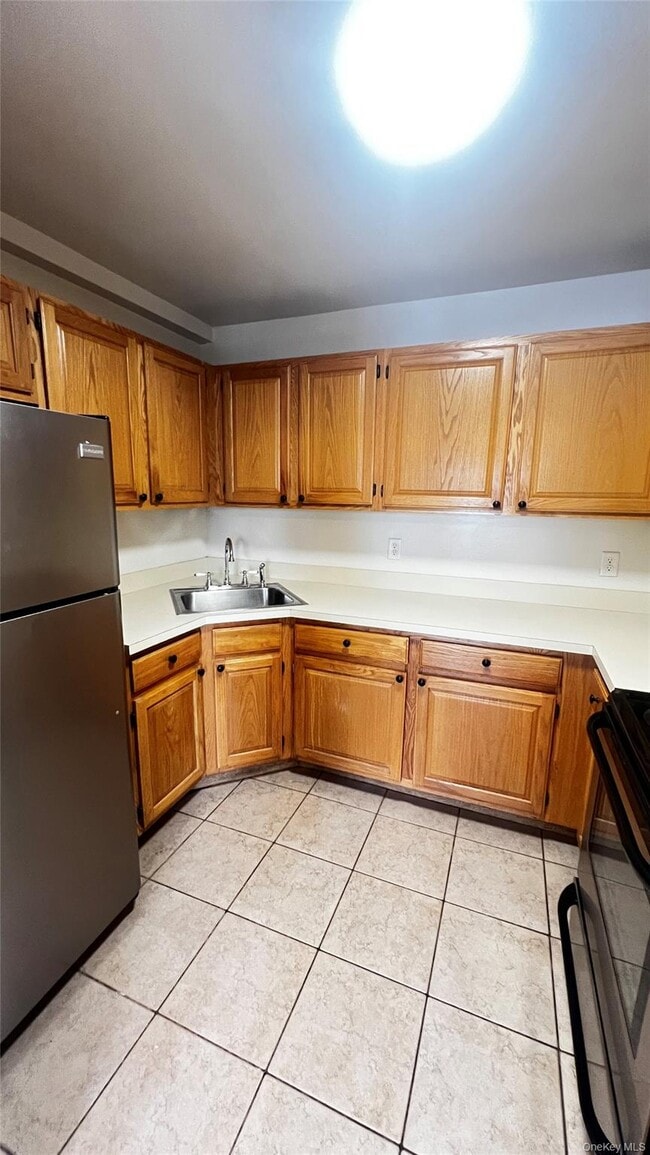 Building Photo - 97 Liberty St