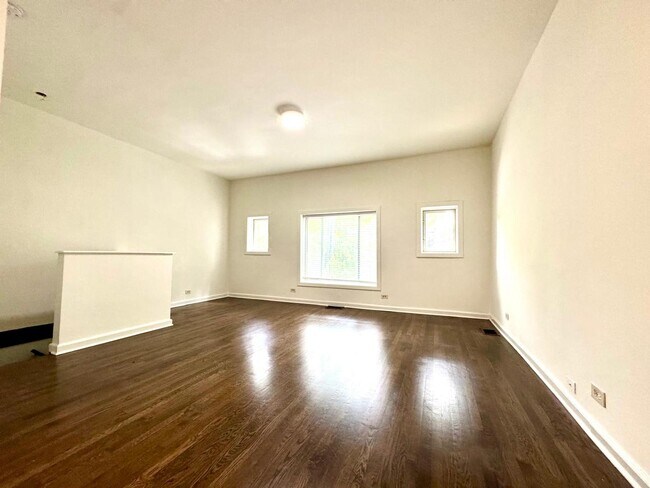 Foto del edificio - 1526 N Artesian Ave