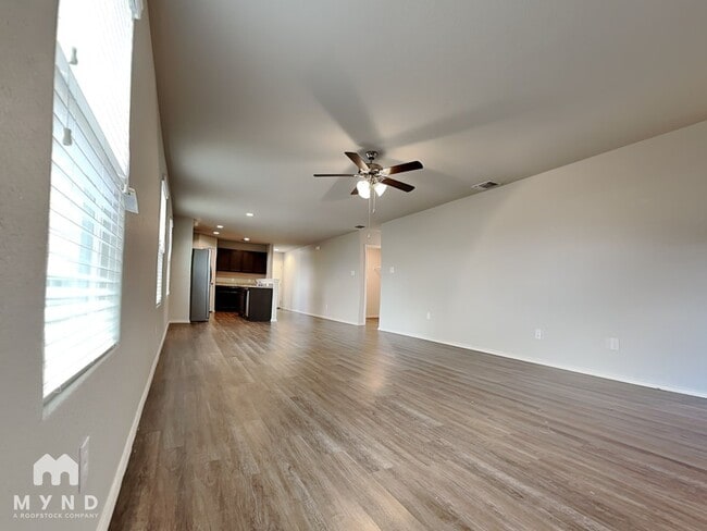 Building Photo - 9421 Apple Ridge Ln