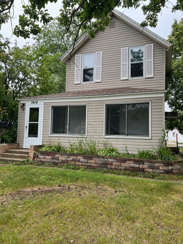 Primary Photo - 1414 Beltrami Ave NW
