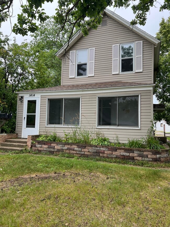 Building Photo - 1414 Beltrami Ave NW
