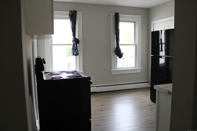 Building Photo - 42 Summer St