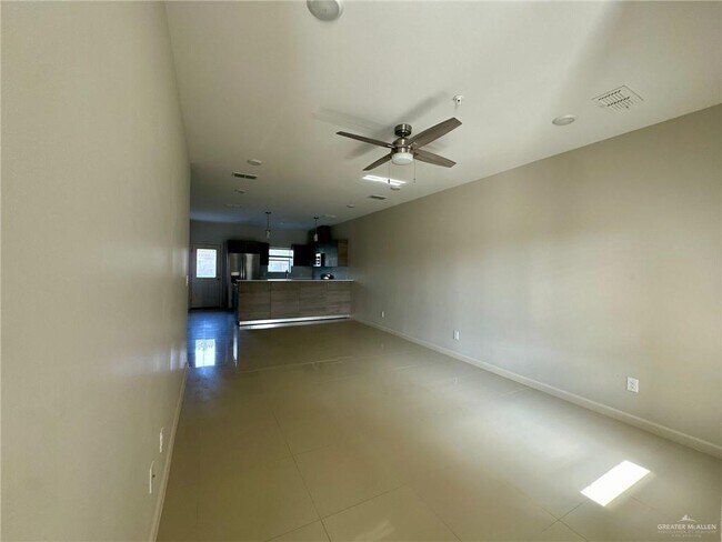 Building Photo - 414 S Newport Ave