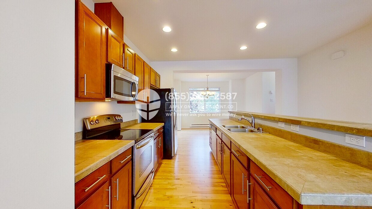 332 126th Pl SE, Everett, WA 98208 Townhome Rentals in Everett WA