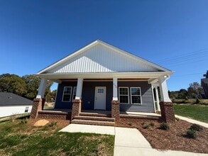 Building Photo - 208 Home Ave
