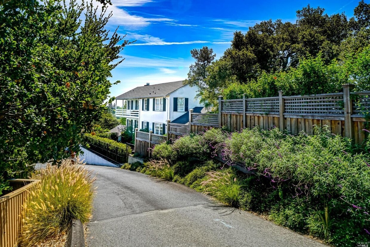 87 Upper Toyon Dr, Kentfield, CA 94904 House Rental in Kentfield, CA