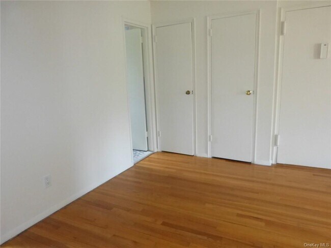 Building Photo - 6 Duryea Pl