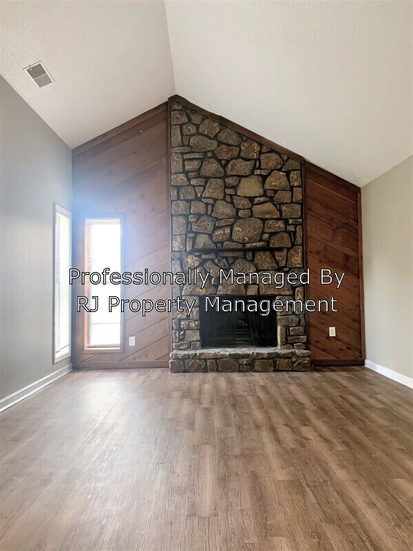 Building Photo - 3849 Lawrenceton Cove