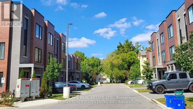 Building Photo - 107-107 Concession St