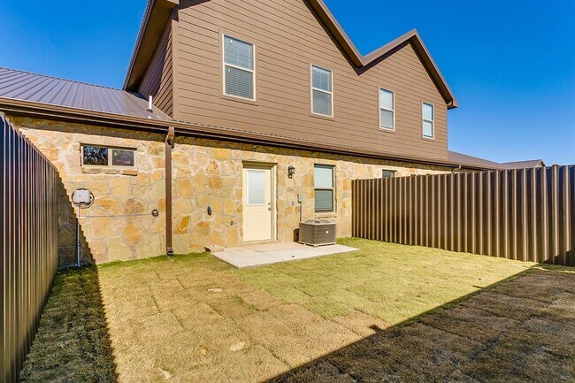 Building Photo - 108 Ridgmar Rd