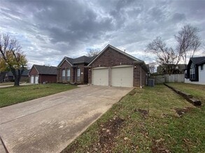 Building Photo - 904 Santa Cruz Dr