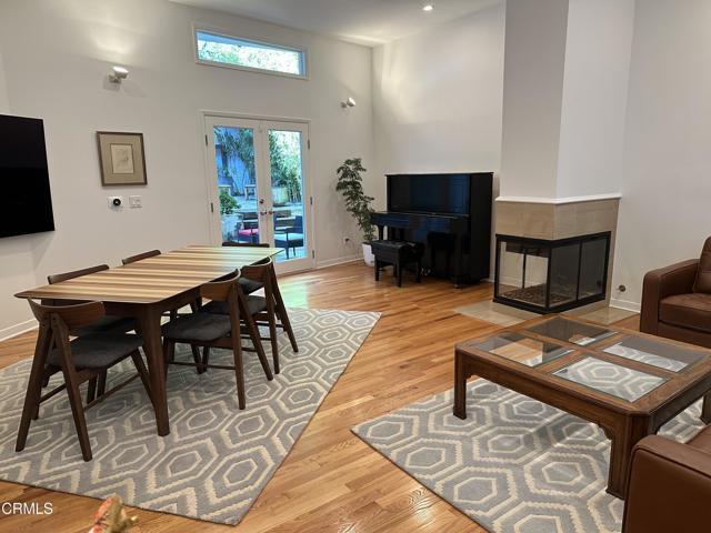 Building Photo - 3551 Dixie Canyon Pl