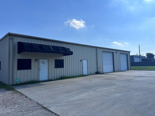 Building Photo - 10134 Pearson St