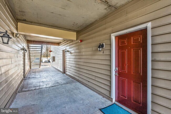 Building Photo - 18825 Sparkling Water Dr