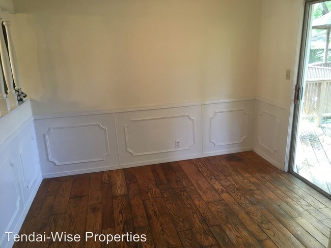 Building Photo - 3 br, 1 bath House - 316 E Silsby