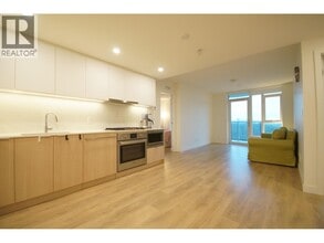 Building Photo - 318 Alderson Ave