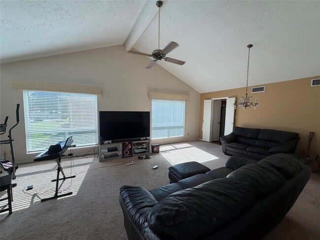 Foto del edificio - 2535 Coopers Post Ln