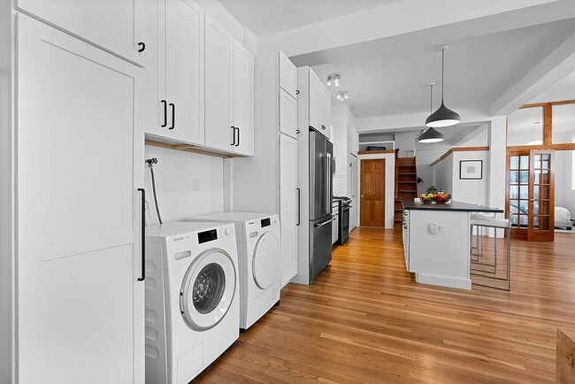 Building Photo - "Charming 1-Bed Retreat in Cambridge with ...